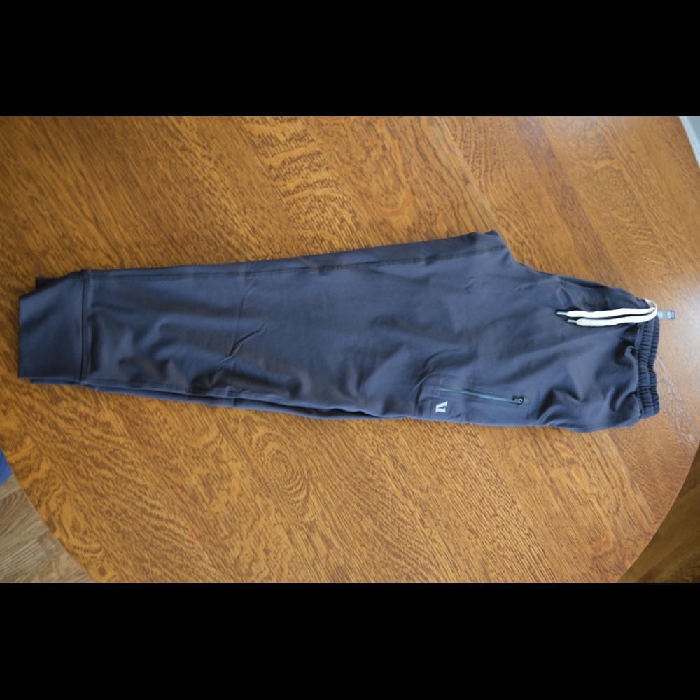Vuori men’s joggers